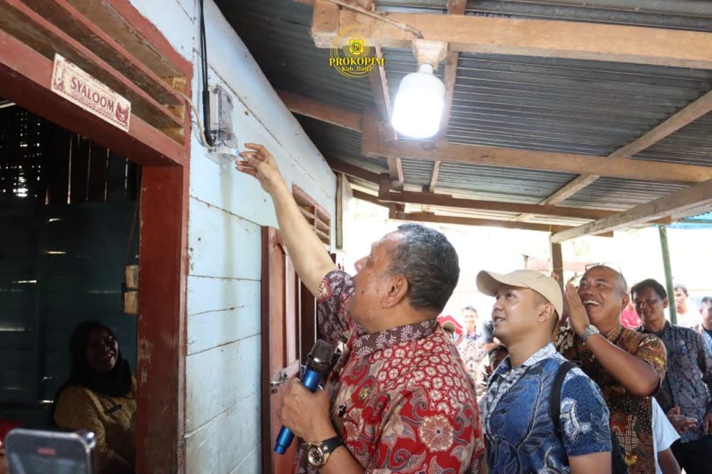 Resmikan Jaringan Listrik di Dusun Juma Kancil, Bupati Dairi: Pemerintah Membawa Program, Masyarakat Penggerak Utama