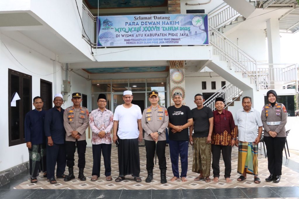 Kapolres Pidie Jaya Tinjau Personel Pengamanan Wisma Dewan Hakim MTQ Aceh XXXVII